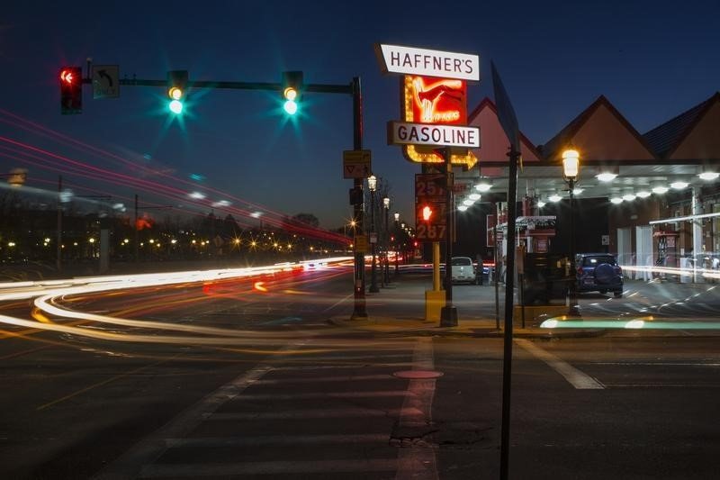 Oil prices fall on weak demand indicators, China data By Reuters