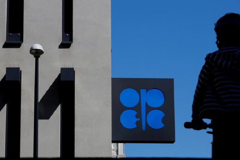 Oil markets grapple with OPEC discord and production quota delays By Investing.com