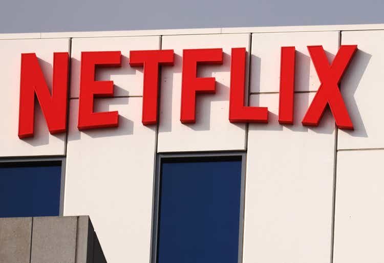 Can current tailwinds support Netflix’s accelerated growth in 2024? (NASDAQ:NFLX)