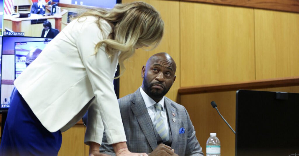 Legal Experts Skeptical of Conflict of Interest Claim in Trump Georgia Case