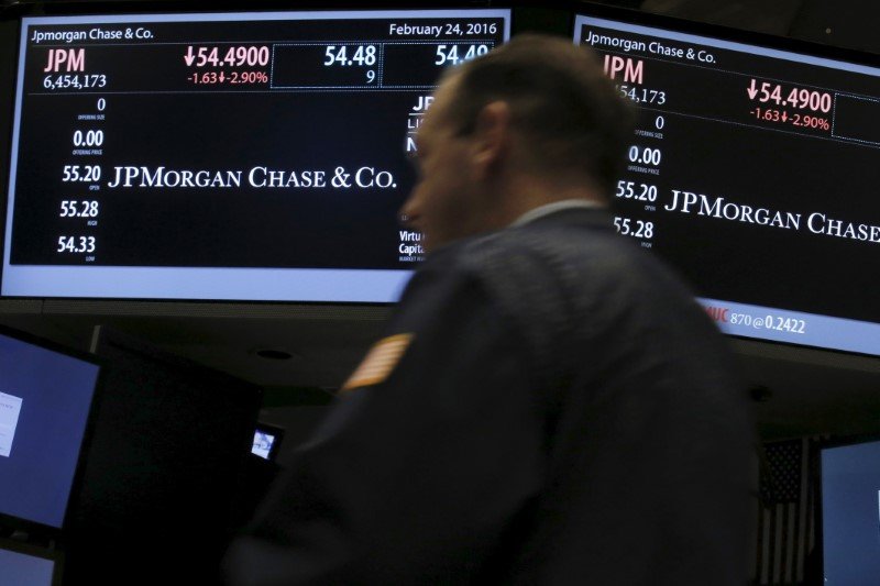 Analysis-US banks, private equity firms compete to finance debt-backed deals By Reuters