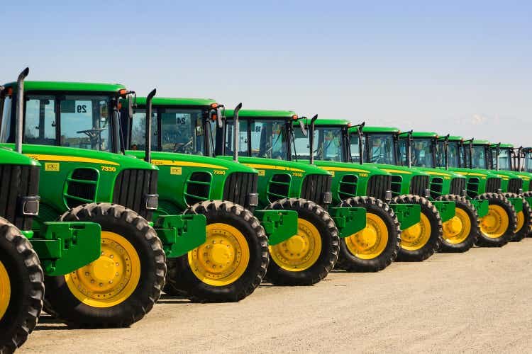 Will Deere tweak its conservative outlook for 2024 for the better during Q1 results?