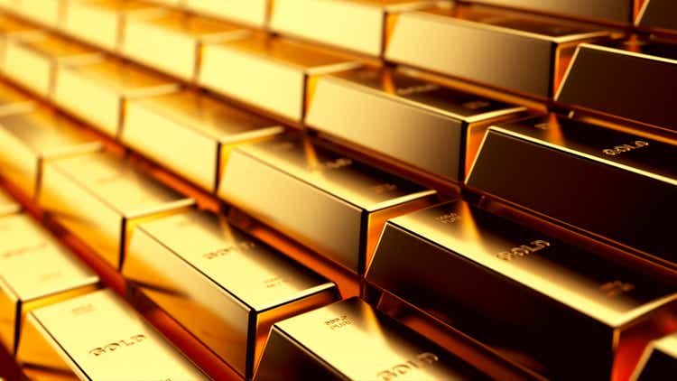 Gold gains as dollar weakens, U.S. rate cut hopes dim (NYSEARCA:GLD)