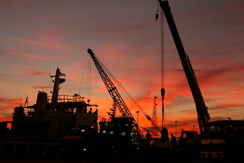 Oil smudges inflation view, Tesla in slow lane By Reuters