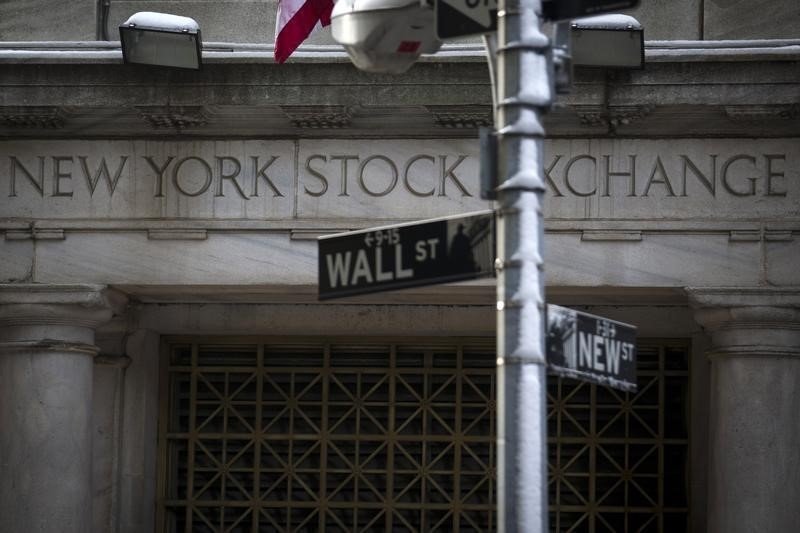 US stocks slip as tech bulls turn cautious after yields rise ahead of Fed meeting By Investing.com