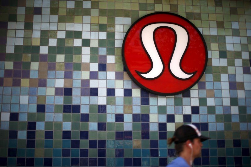 Piper Sandler cuts Lululemon shares, eyes US slowdown, upbeat on China By Investing.com
