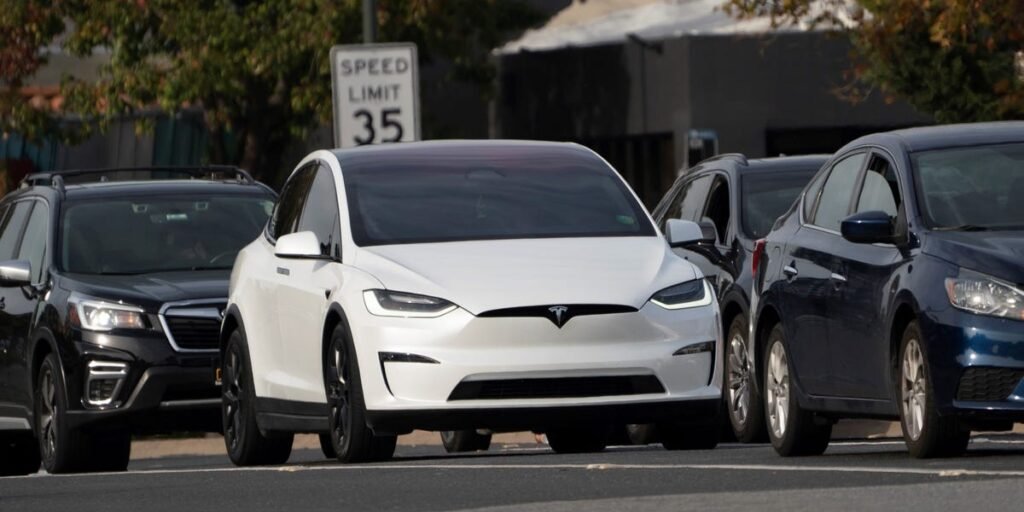 Tesla Autopilot Followed Lane Markings in 2018 Fatal Crash: WaPo