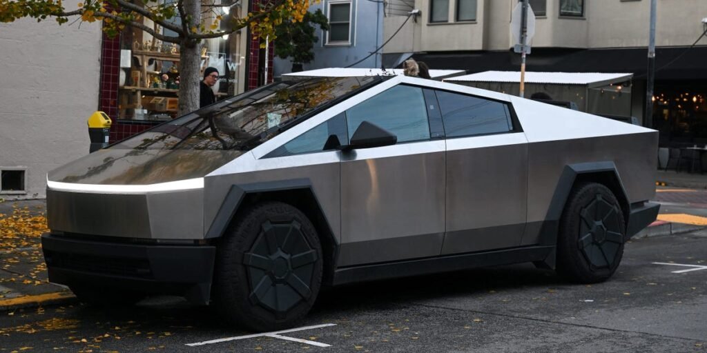 Some Cybertruck Owners Report Red Error Screens After Delivery