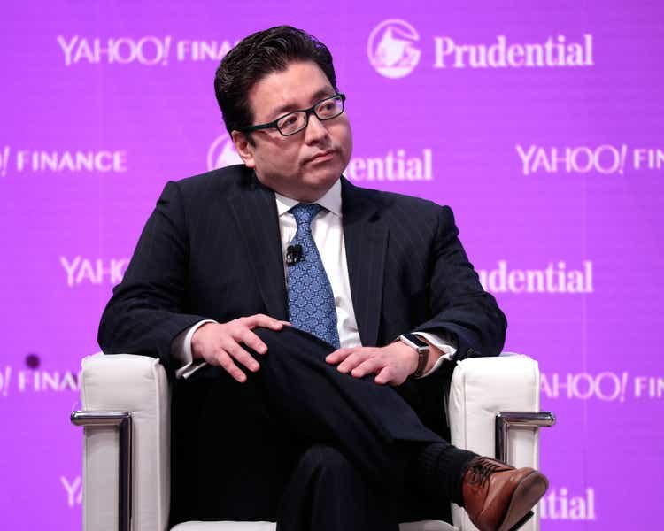 Fundstrat’s Tom Lee sees S&P 500 potentially ending the year at 5,700 points (SP500)