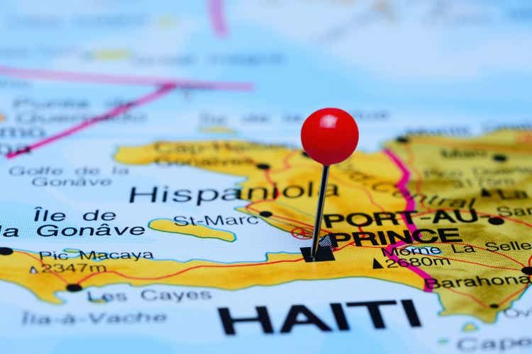 Major U.S. airlines halt flights through Haiti due to violence and gunfire