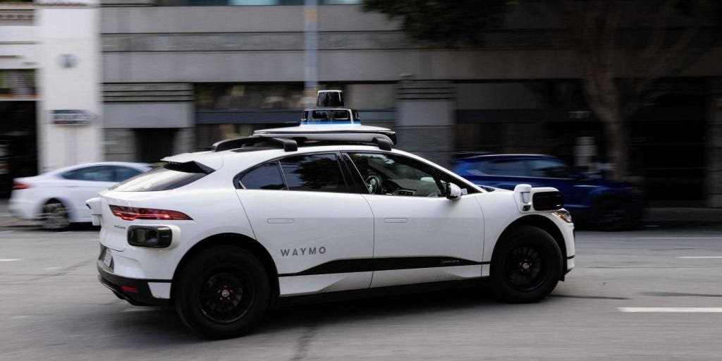 GM Is Out of the Robotaxi Game. That Leaves 2.