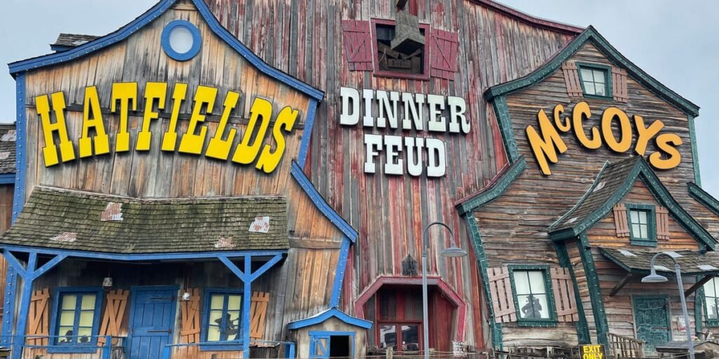 I Went to Dolly Parton’s Dinner Show for $83: Hatfield & McCoy Review