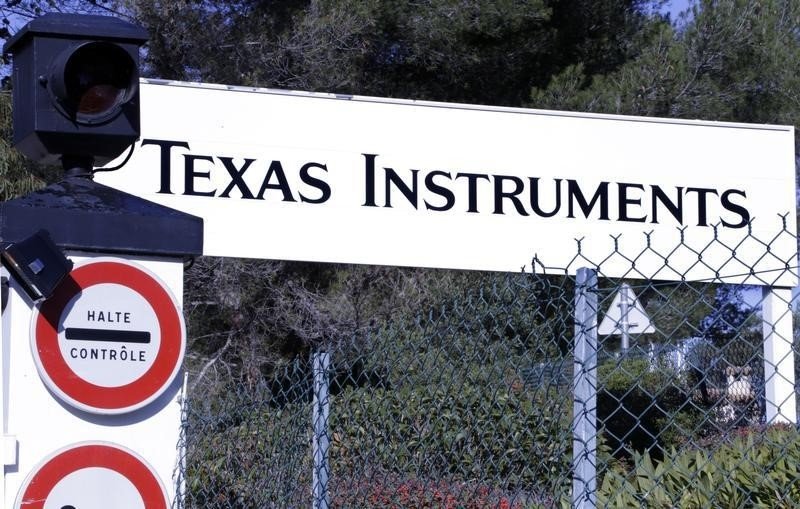 US finalizes up to $6.75 billion in chips awards for Samsung, Texas Instruments, Amkor By Reuters