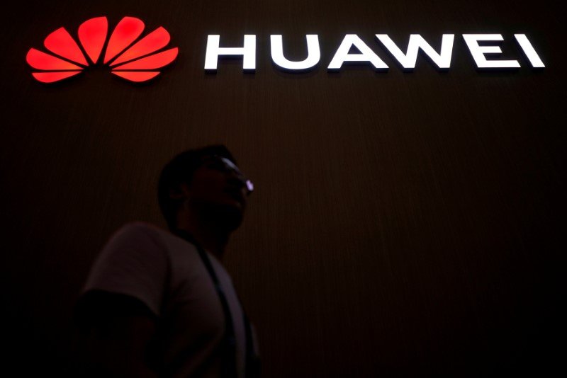 Huawei cuts prices of a variety of high-end devices By Reuters