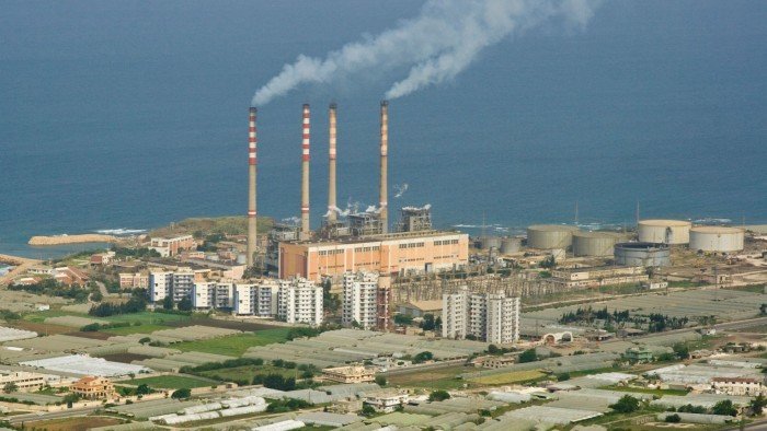 Syria’s largest refinery stops operating as Iran oil flow ceases