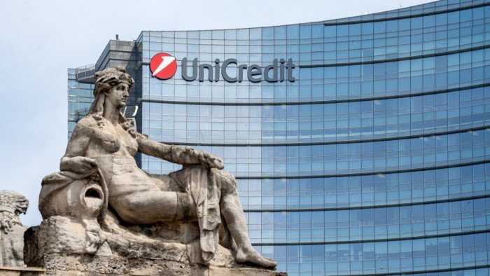 UniCredit lifts control of voting rights in Commerzbank to 28%