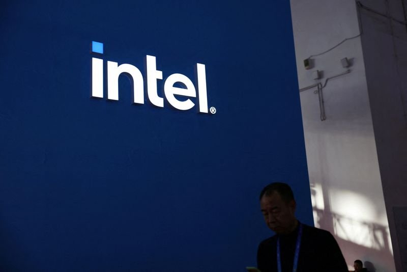 Intel should exit foundry; long-term value at risk with Gelsinger exit, Citi says By Investing.com