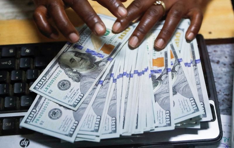Strong dollar is a problem for tomorrow: Capital Economics By Investing.com