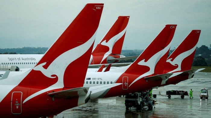 Qantas delays flights to avoid SpaceX rockets