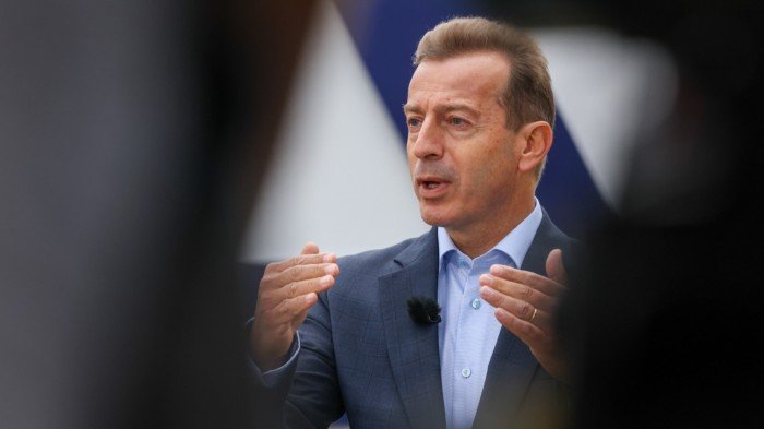 Airbus chief urges closer ties between Europe’s rival fighter jet projects
