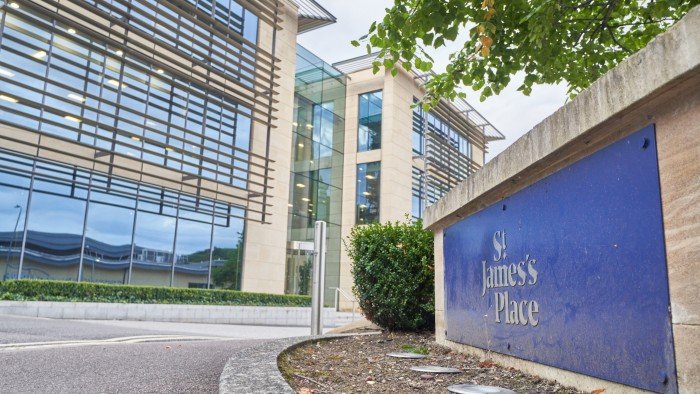 St James’s Place hits record £190bn in assets