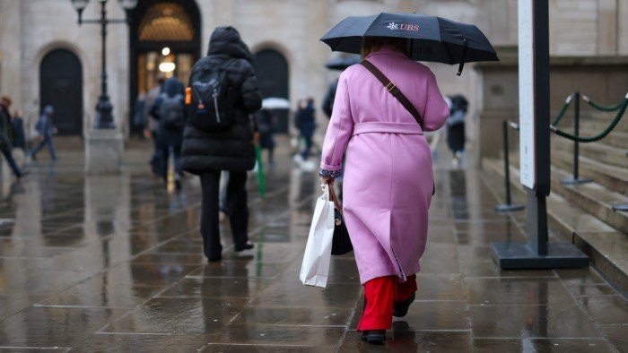 Mid-market delusion grips UK wealth managers