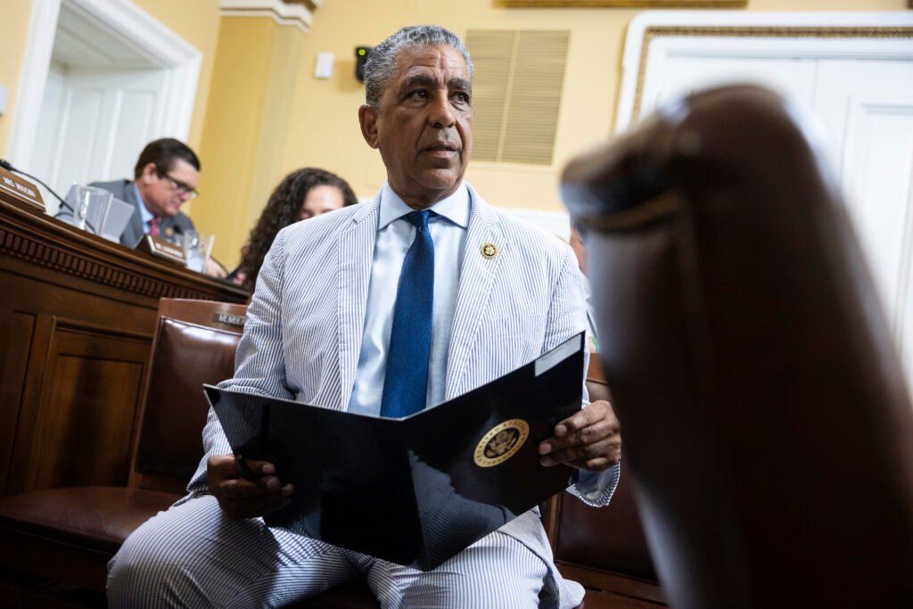 Democrats' immigration debate plays out inside Hispanic Caucus