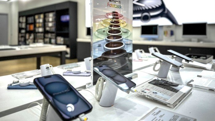 Indonesia set to lift iPhone ban after deal with Apple on local investment