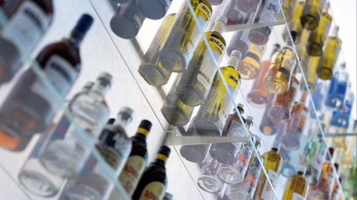 Pernod Ricard cuts sales outlook on tariff uncertainty