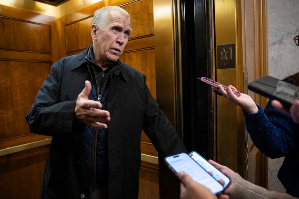 Congressional Republicans start backing away from Musk