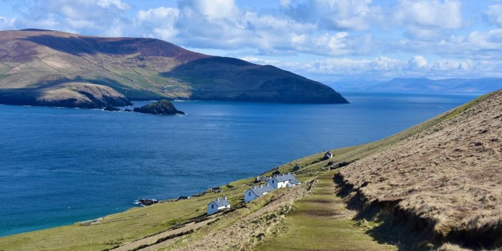 Hundreds Apply to Stay on Uninhabited Island, Many to Escape Modern Life