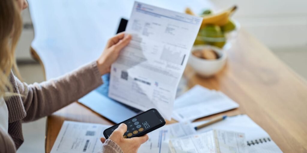 Single Mom Says Stress of Living Paycheck to Paycheck Is Unbearable