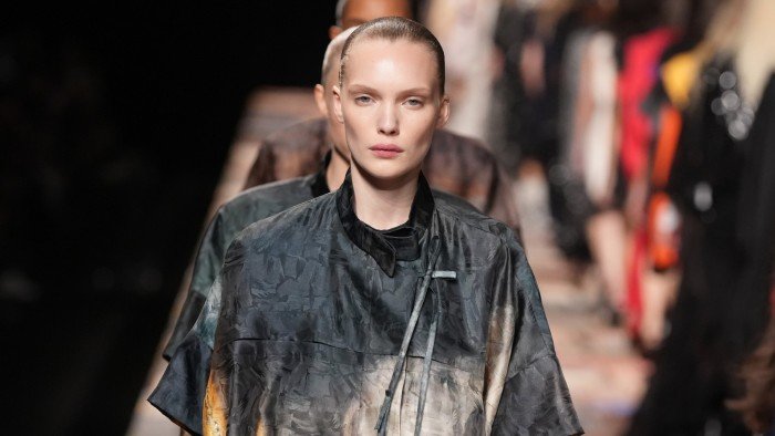 Louis Vuitton to launch make-up