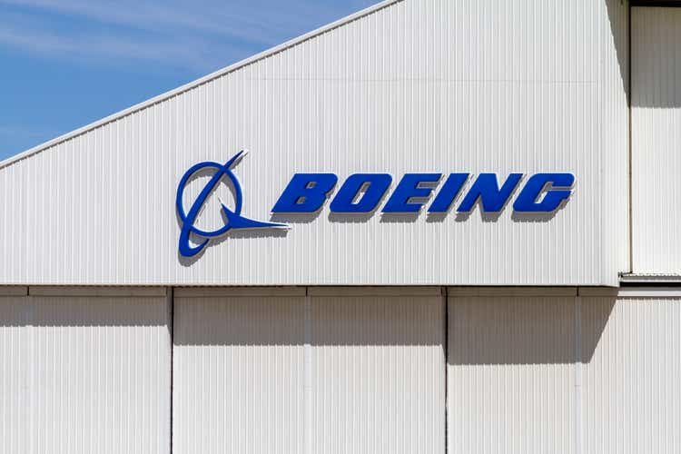 Malaysia Airlines parent to acquire 30 new Boeing 737 jets (BA:NYSE)