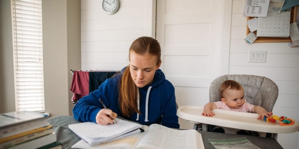 Large Age Gap Between Siblings Caused Teen to Feel Like a Third Parent