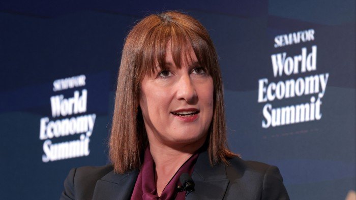 Reeves opens door to cutting US car import tariffs in UK trade talks
