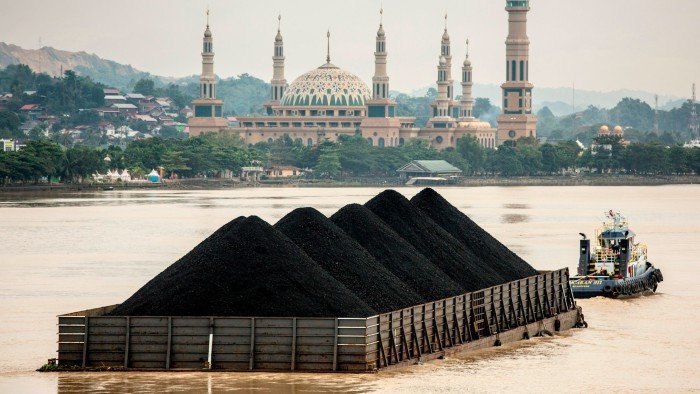 Thermal coal prices hit 4-year low amid supply glut