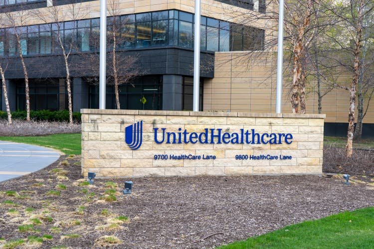 UnitedHealth shareholders support CEO Hemsley’s $60M stock package (UNH:NYSE)