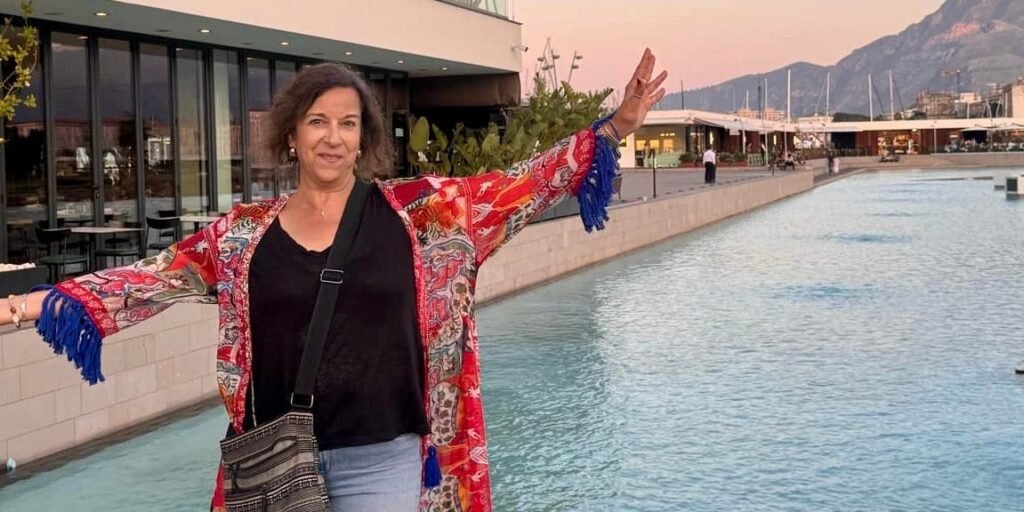 Woman Leaves the US for Italy and Retires in Sicily, Is Happier