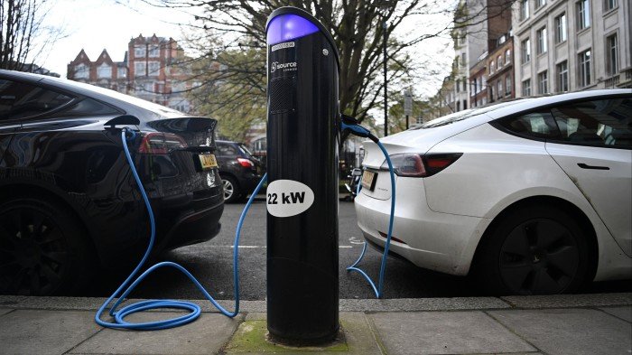 UK to subsidise electric vehicle purchases as sales lag targets