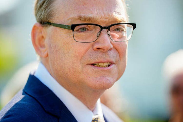 Fed Chair Powell may face dismissal over building renovation: Trump adviser Hassett