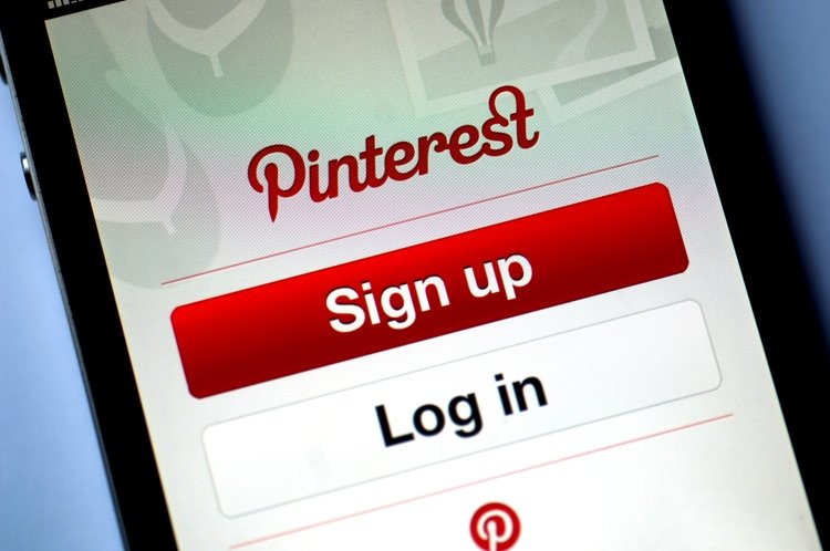 Pinterest shares pressured by comments at Goldman conference, Amazon’s Lens Live (PINS:NYSE)