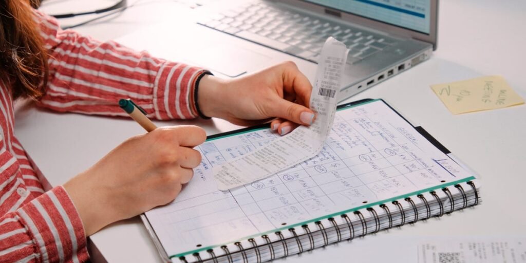 I Stop Spending Any Money for a Week to Keep My Family of 7 on Budget