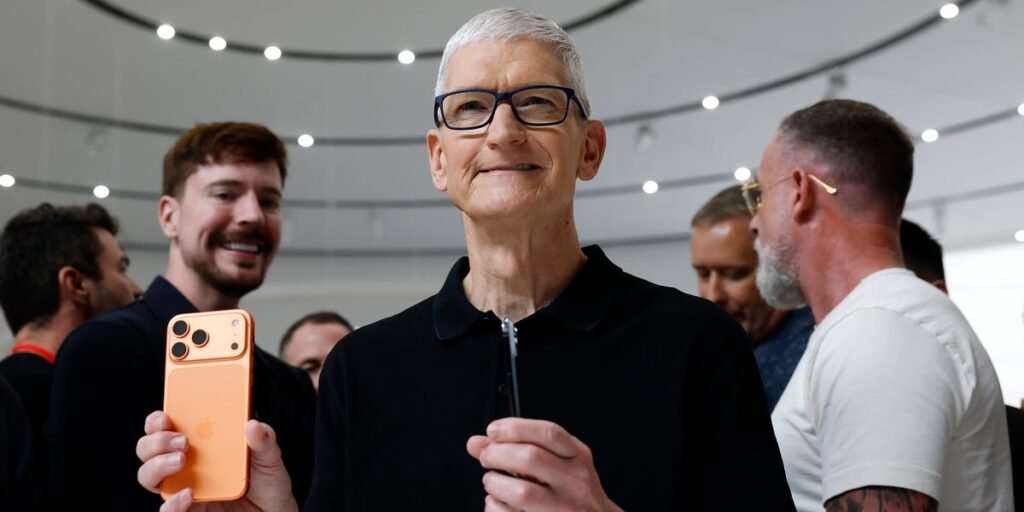 Apple Earnings Updates: iPhone 17 Demand, AI Progress in Focus