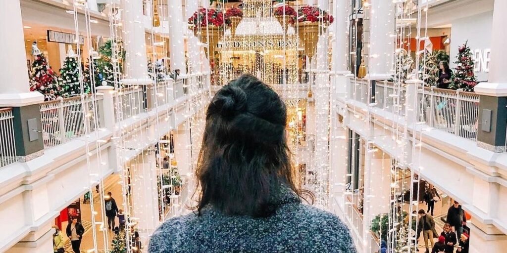 What It’s Like Living in Canadian Town Where Hallmark Movies Are Filmed