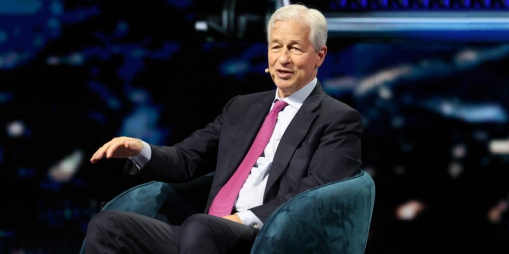 Jamie Dimon: AI Will Cut Jobs Before Delivering ‘Wonderful Lives’