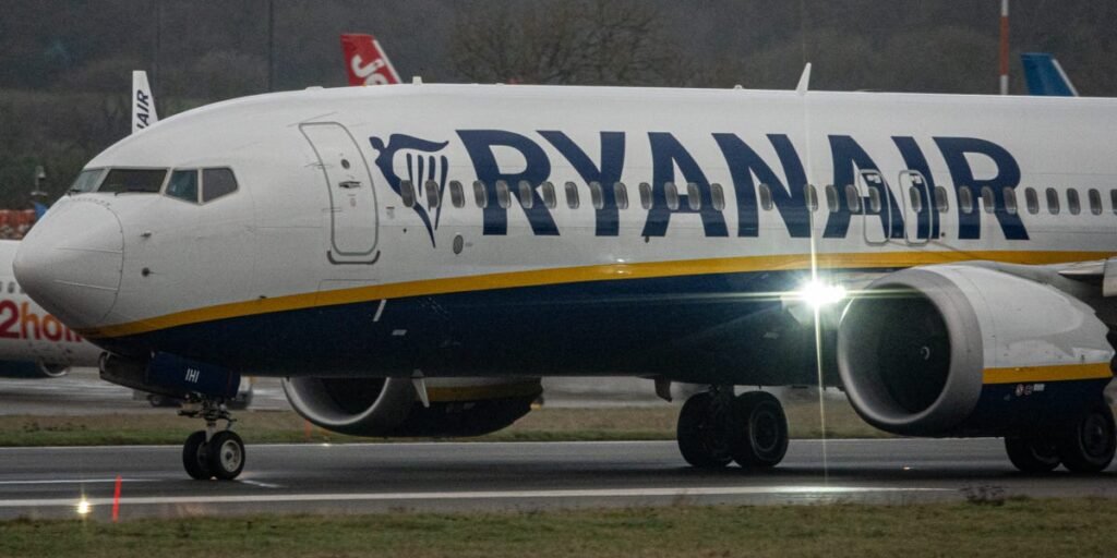 Passengers Injured on Ryanair Flight to Tenerife After Turbulence