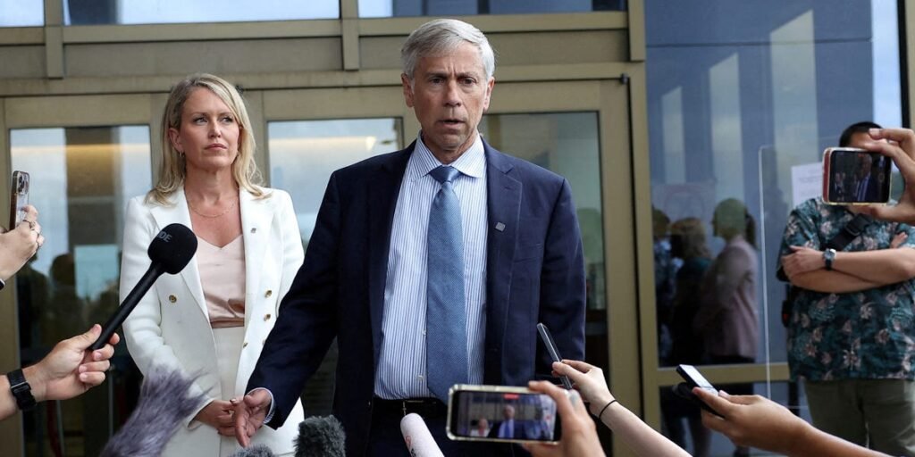 Barry Pollack: Nicolás Maduro’s Lawyer Represented Julian Assange