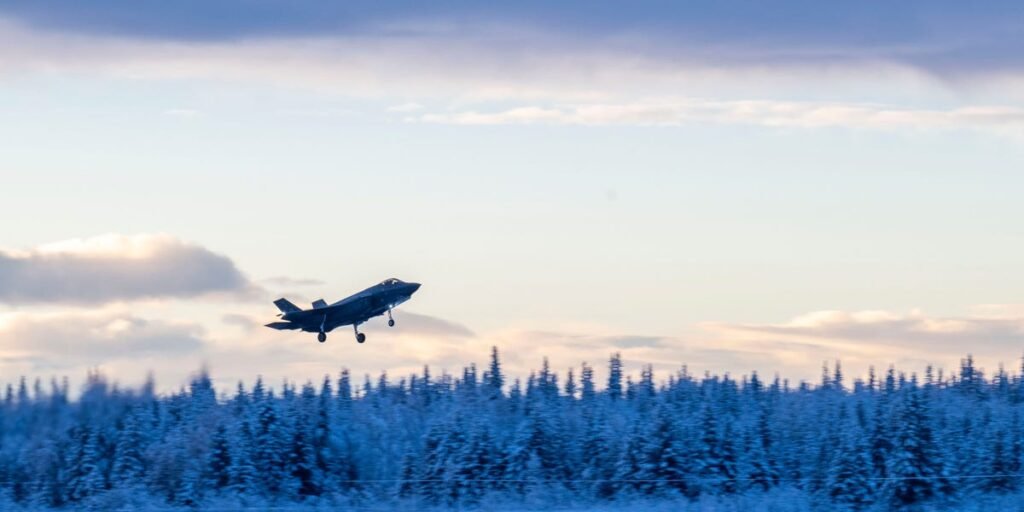 US Doesn’t Have Enough of the Right Weapons, Tools for Arctic Warfare