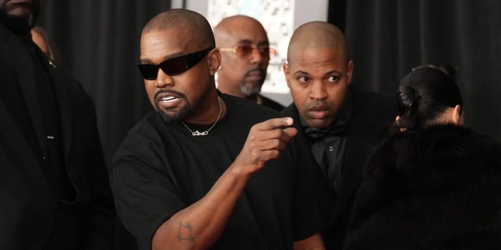 Ye Apologizes in Full-Page Ad, Shouts Out Reddit Forums